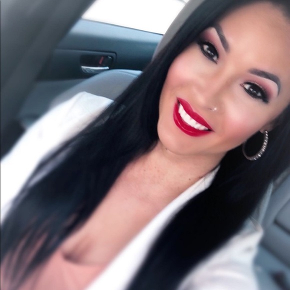 Meet your Posher, Chrisy - Picture 1 of 1